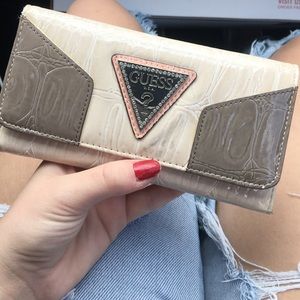 GUESS wallet